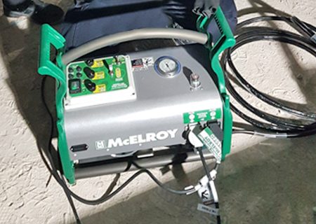 Los expertos en instalaciones invierten en maquinaria profesional